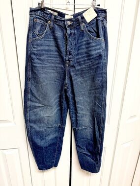 Universal Thread Women's High-Rise Relaxed Dark Blue Jeans